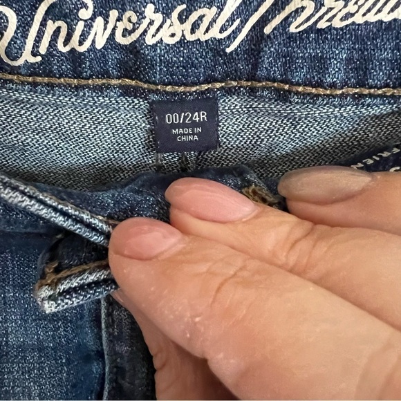 Universal Thread Mid Rise Boyfriend Cuffed Shorts - Picture 4 of 6